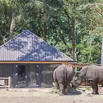 Safari Beekse Bergen 4* הילווארנבייק